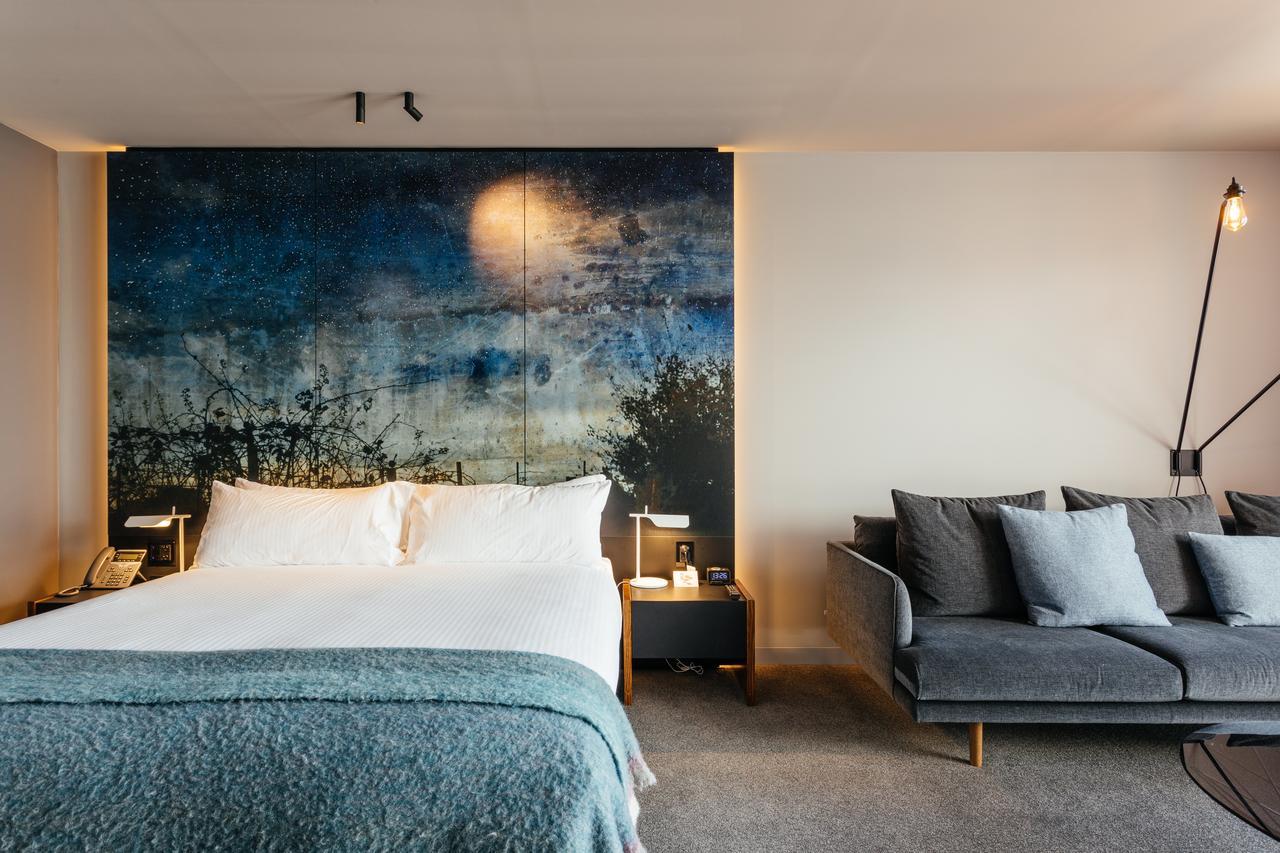Macq 01 Hotel Гобарт Екстер'єр фото A bedroom at The Standard London